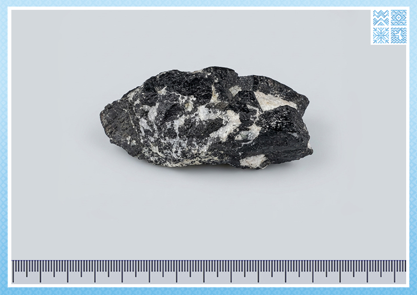 Магнетит крупный