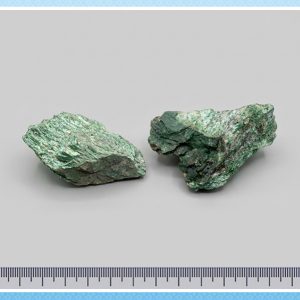 Фуксит средний