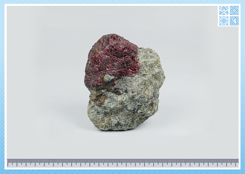 Эвдиалит крупный — изображение 2