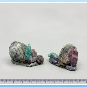 Горка из минералов маленькая