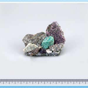 Горка из минералов средняя