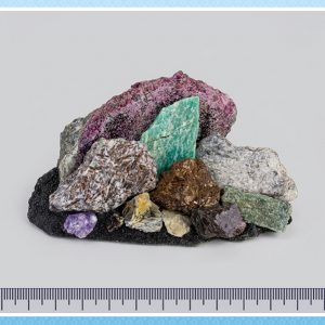 Горка из минералов большая